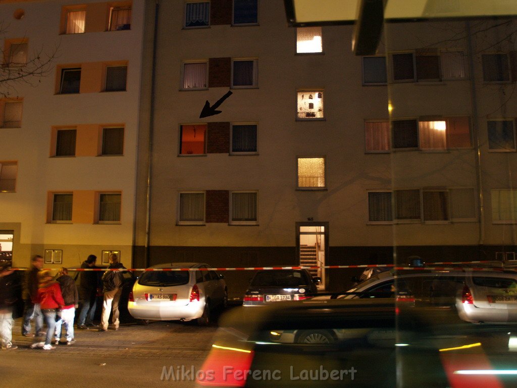 Mann fiel aus Fenster Koeln Hoehenberg OranienstrP08.JPG